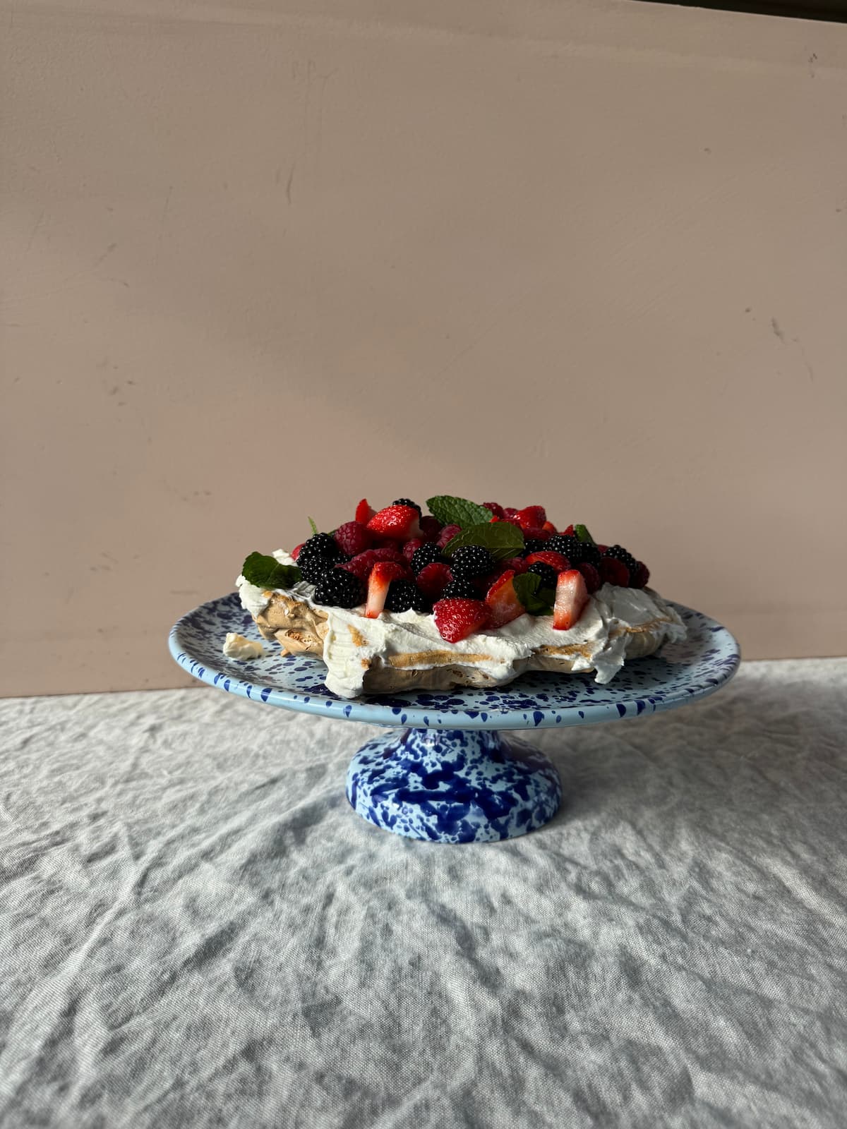 edesia cake stand