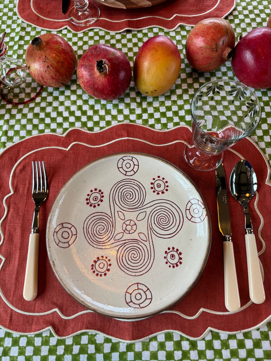 red swirl dinner plate