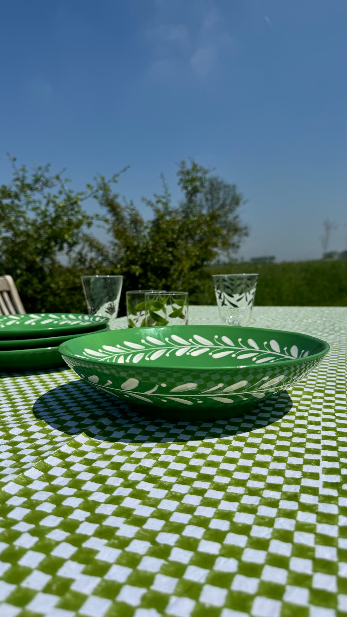 anna reverse green serving bowl