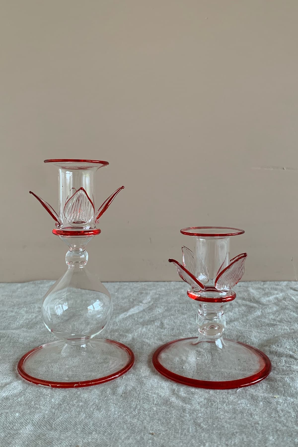morning lotus candle holder small red
