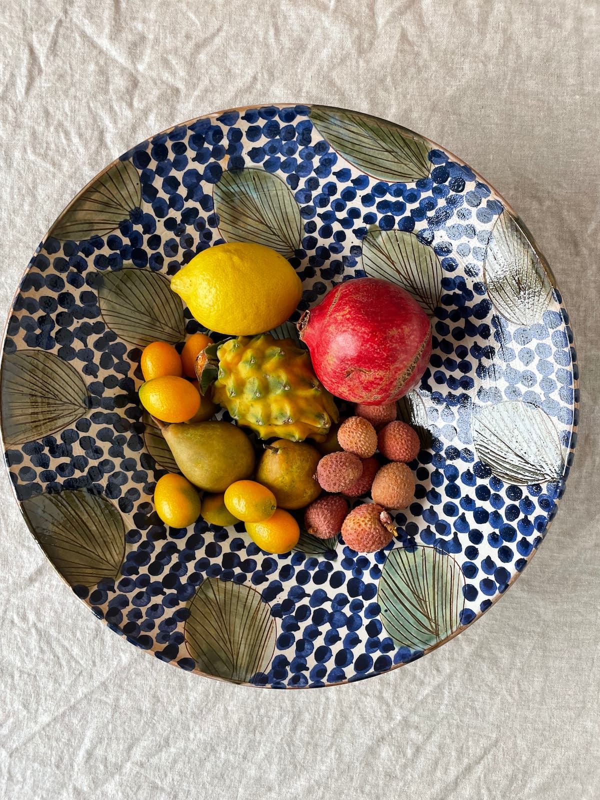 large serving bowl green leaves