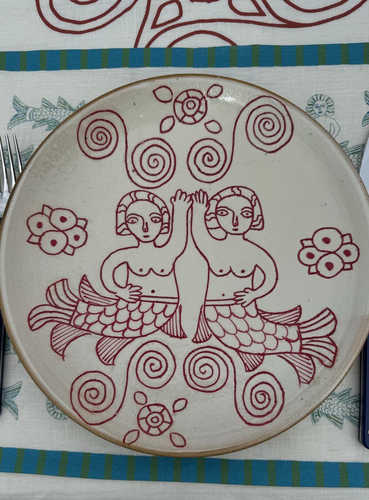 sea bride red dinner plate