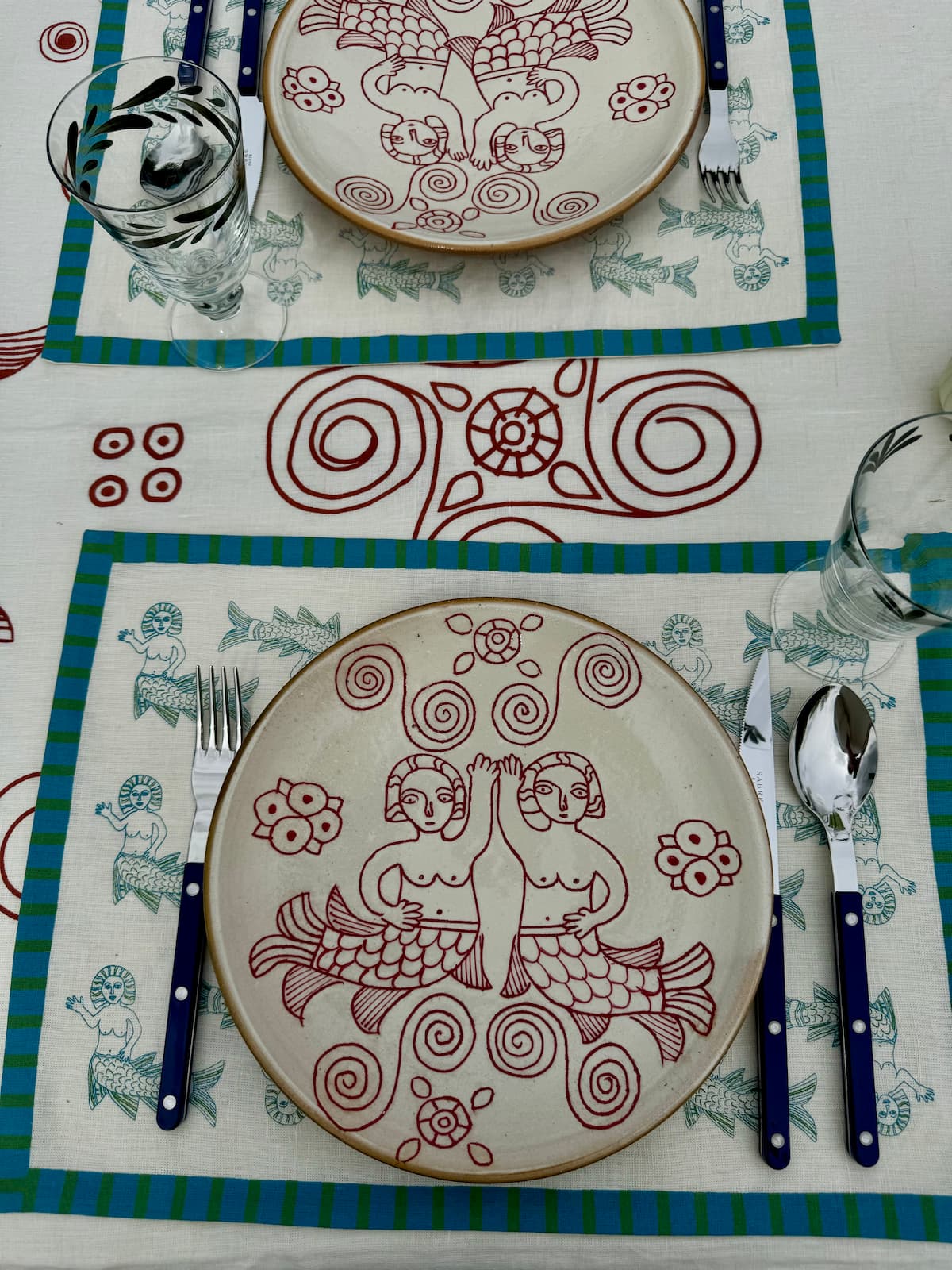 sea bride red dinner plate