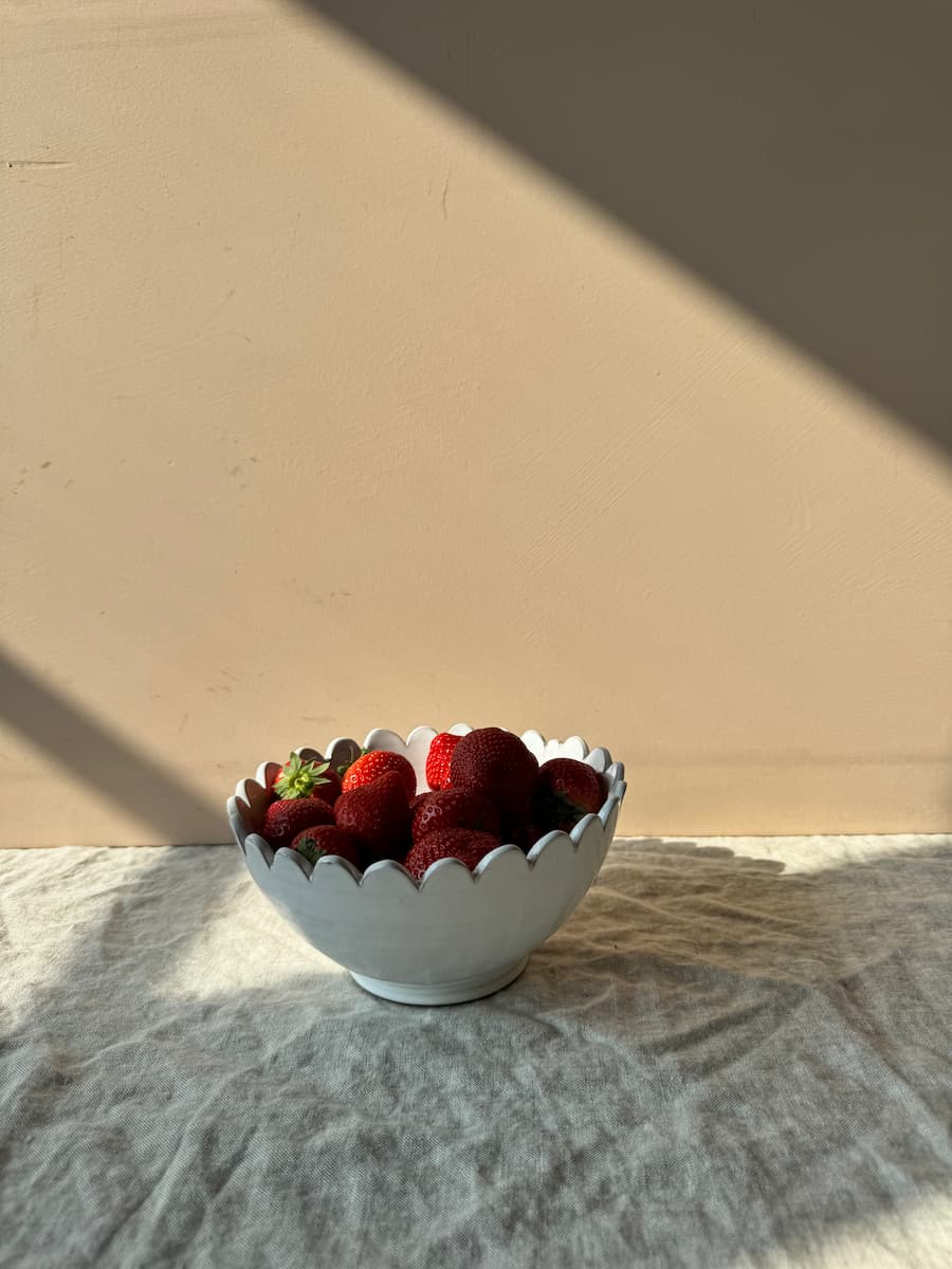 sentia scalloped bowl white