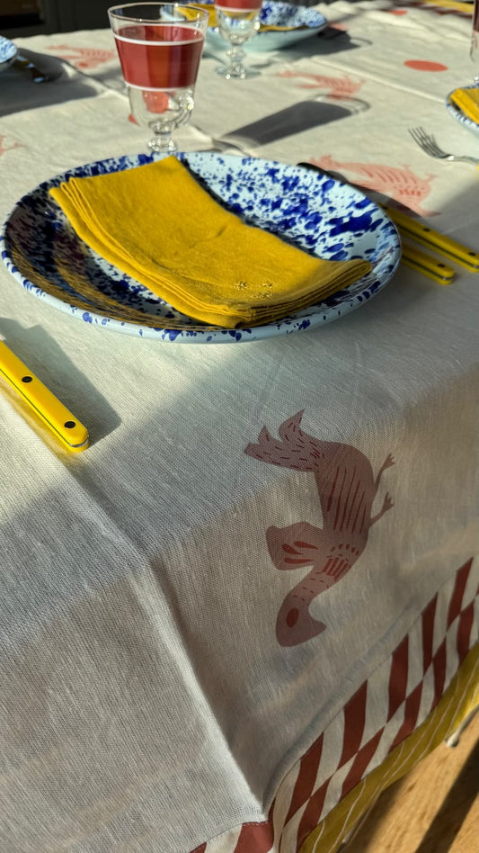 dotty bird tablecloth