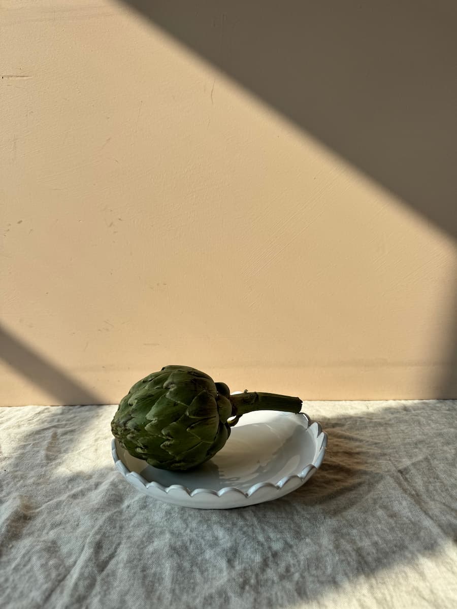 larentina scalloped plate