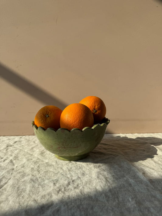 sentia scalloped bowl green speckles