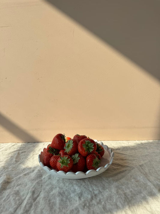 larentina scalloped plate